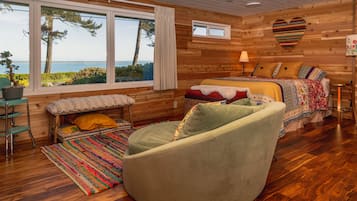 Deluxe Cottage | Individually decorated, individually furnished, free rollaway beds