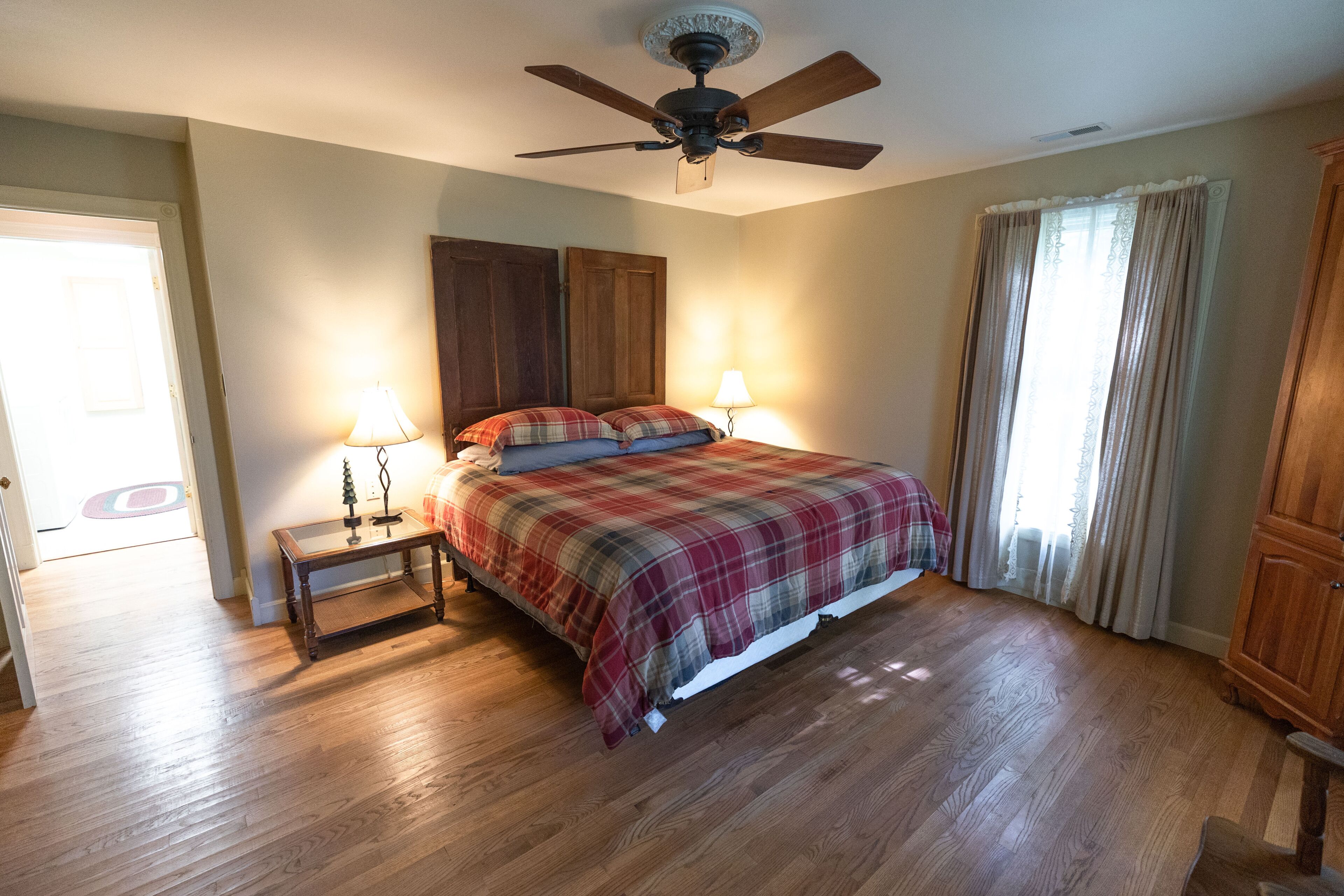 6 chambres, fer et planche à repasser, Wi-Fi gratuit, draps fournis