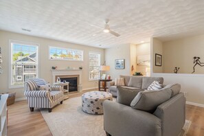 TV, fireplace, DVD player, books