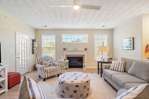 TV, fireplace, DVD player, books