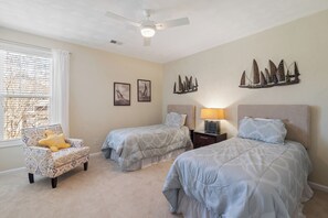3 habitaciones, tabla de planchar con plancha y wifi gratis