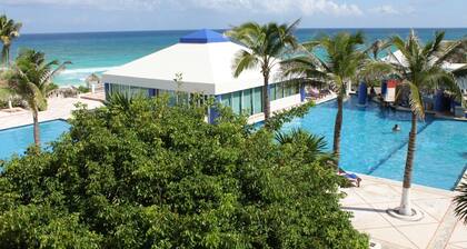 Affordable Cancun Oceanfront Condo at the "Zona Hotelera" Hotel Zone