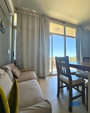 Duplex (Balcony) | Iron/ironing board, free WiFi, bed sheets - Departamento Alassio (Tigre)