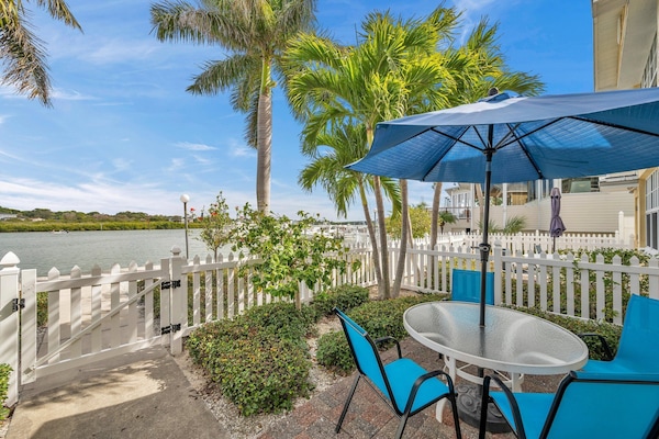 Private Waterfront Patio
