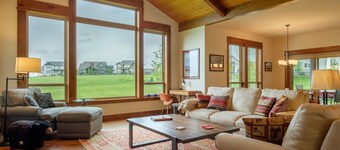 Nyt hjem i Bozeman! Store visninger!