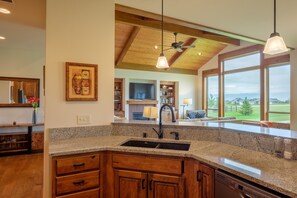 Fridge, microwave, oven, stovetop - Buffalo Lance - Custom Home In A Quiet Neighborhood Just West of Bozeman (Bozeman)
