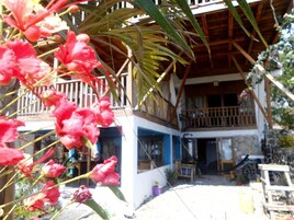 Fachada de la propiedad