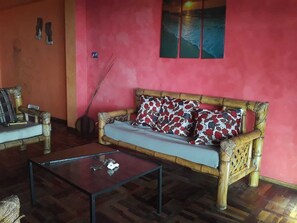 Basic-Apartment, 2 Schlafzimmer, Meerblick | Wohnbereich