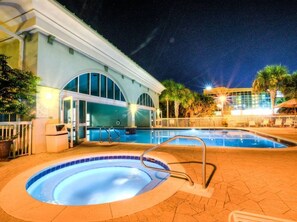 屋内プール、屋外プール