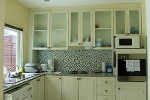 Three Bedrooms Villa | 전용 주방 | 대용량 냉장고, 전자레인지, 오븐, 쿡탑