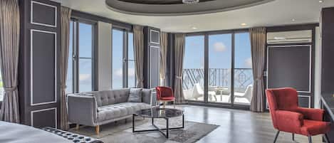 Deluxe Double Room, Bathtub | Premium bedding, down comforters, individually decorated