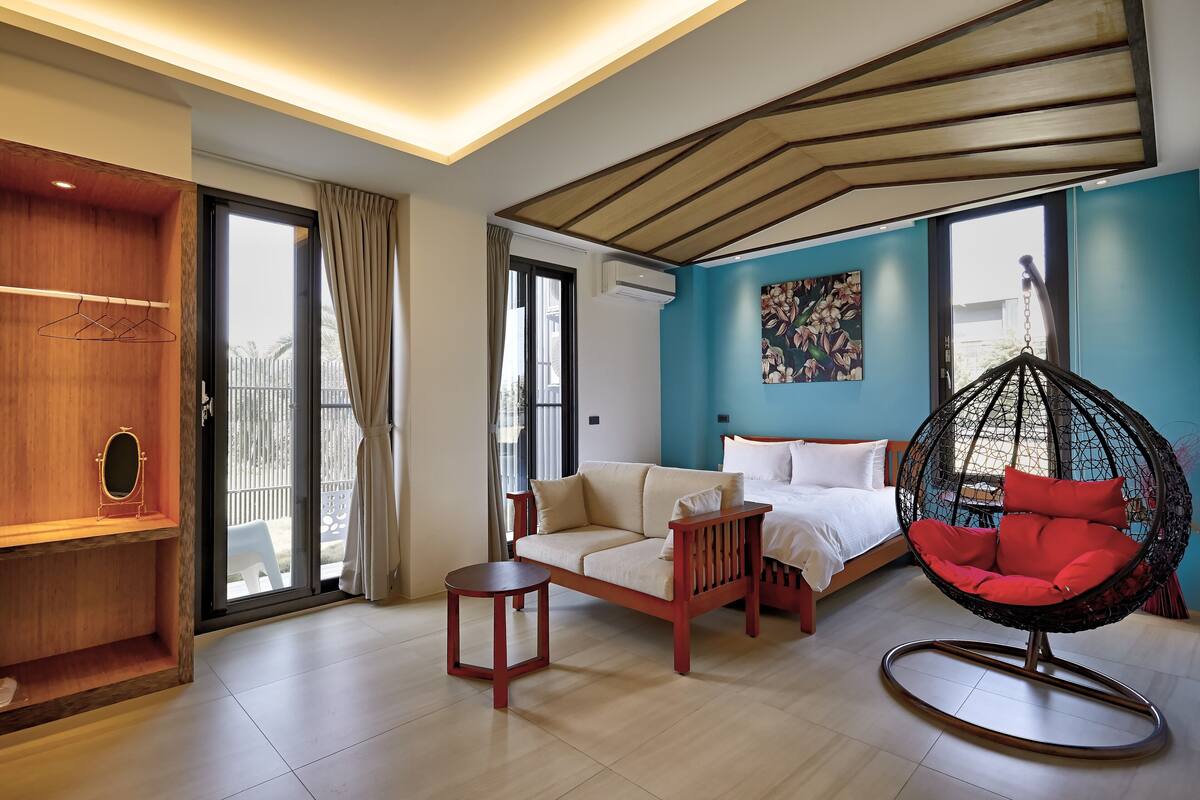 Quarto casal, 1 cama Queen, vista para o pátio | Vista do quarto