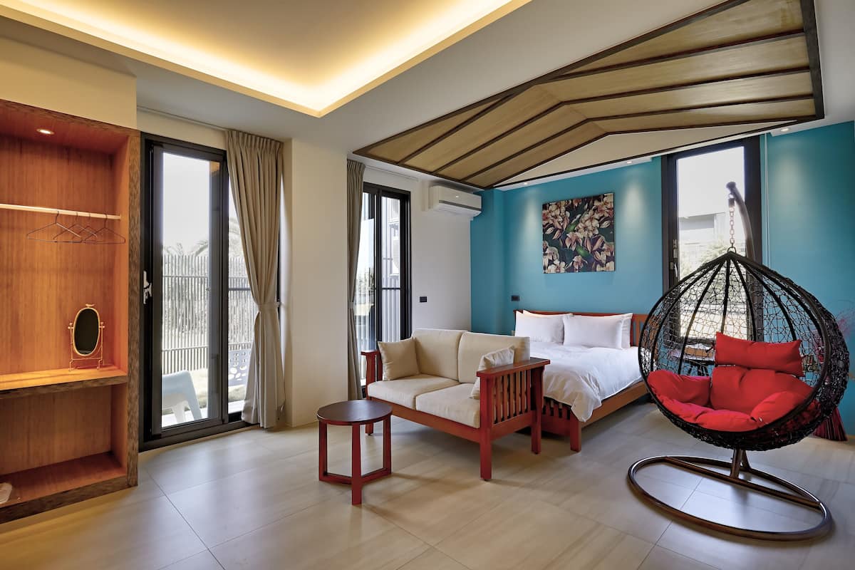 Double Room, 1 Katil Ratu (Queen), Courtyard View | Pemandangan dari bilik
