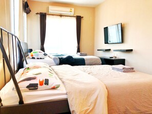 Familienvilla, 3 Schlafzimmer, Terrasse, Blick auf den Innenhof | Minibar, individuell eingerichtet, Schreibtisch, Verdunkelungsvorhänge