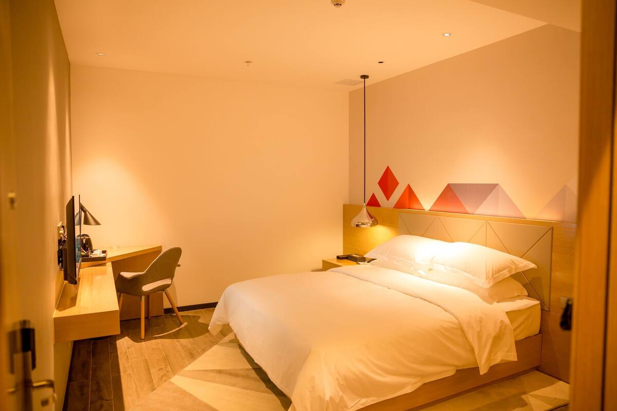 Basic Double Room | Desk, blackout curtains, free WiFi