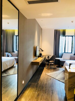 Superior Double Room | Desk, blackout curtains, free WiFi - Borrman Hotel Guangzhou Sanyuanli Ave. (Guangzhou)