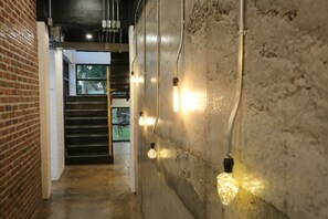 Front of property - Manonnee Hotel (Chiang Rai)