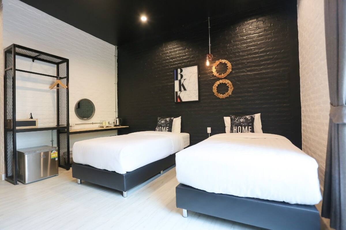 Superior Twin Room  | Minibar, desk, blackout curtains, soundproofing