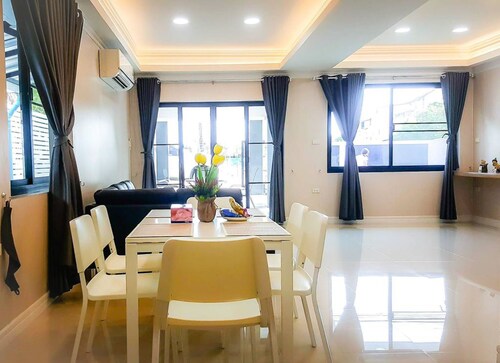 Ban Sasithorn Huahin