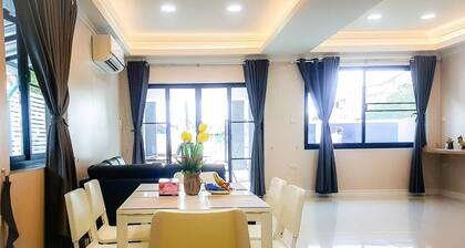 Ban Sasithorn Huahin