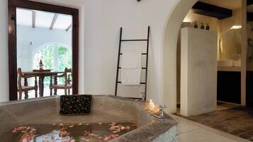 Black Rajah | Living area