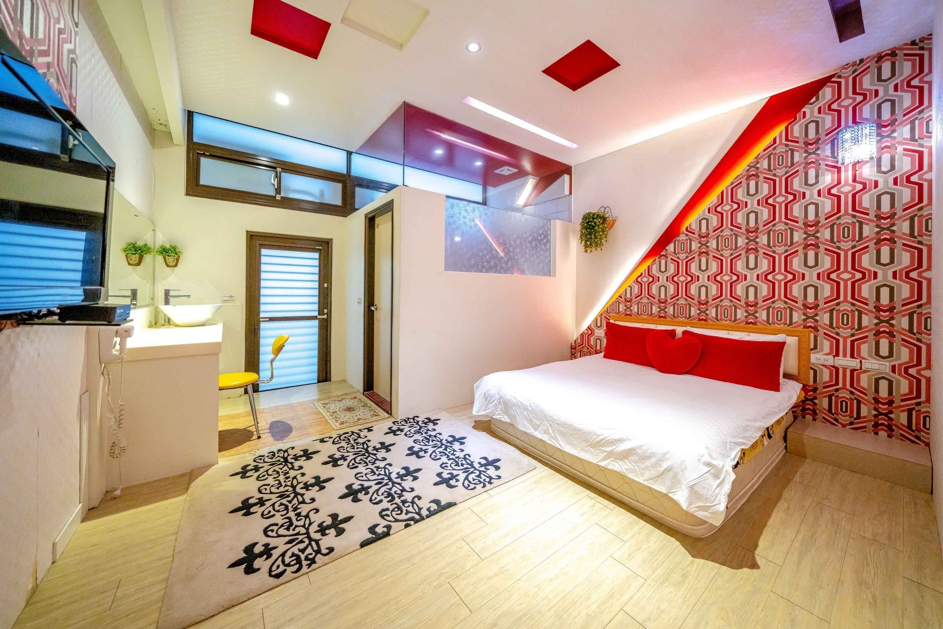 Standard Double Room | Individually furnished, desk, blackout drapes, soundproofing