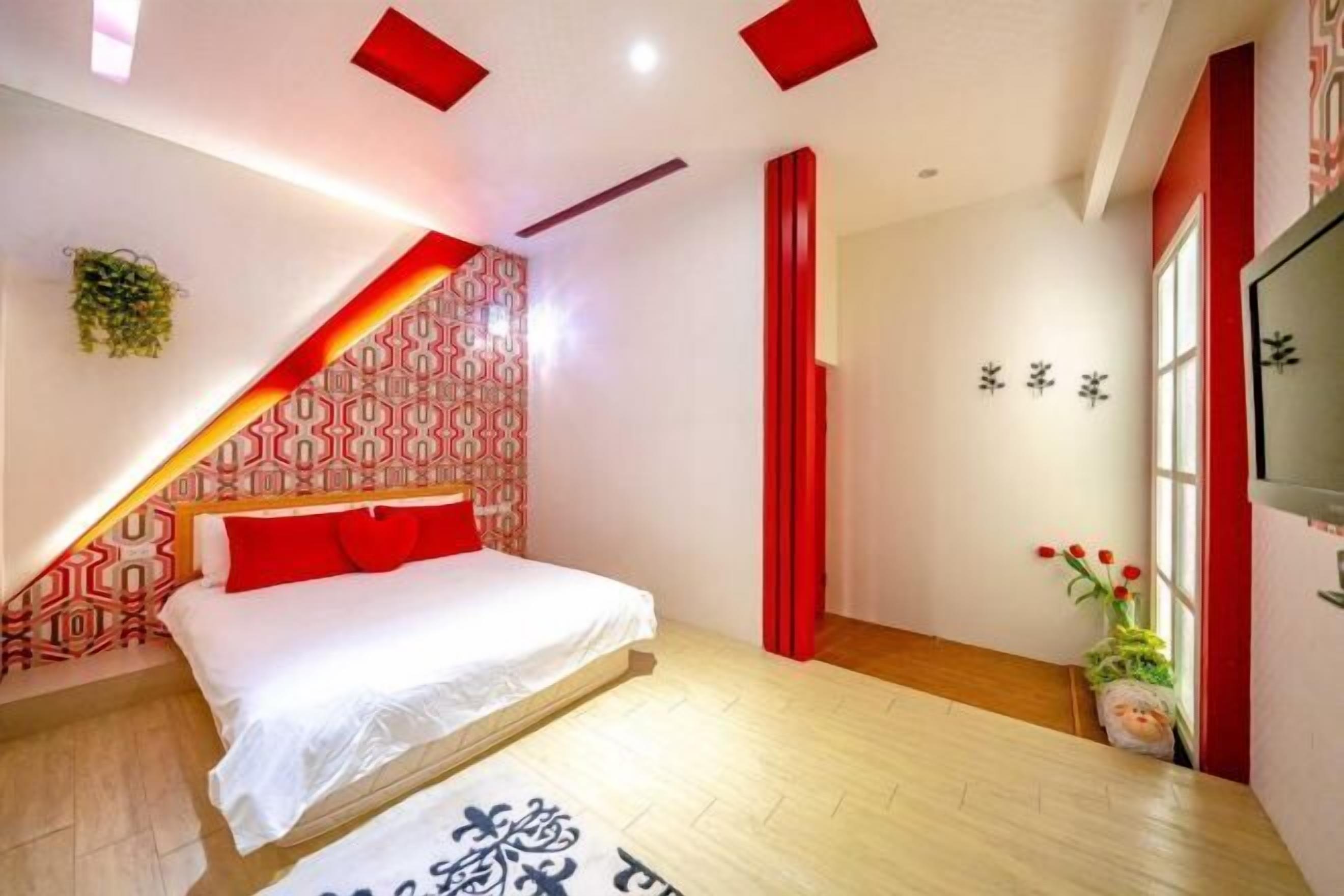 Individually furnished, desk, blackout drapes, soundproofing