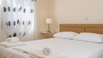 Family Villa, 3 Bedrooms, Pool Access, Sea View | 3 bedrooms, desk, blackout drapes, soundproofing