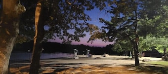 New Pocono Mountain Cabin & NEW 7 Person Hot tub & Playground new Gaming system!