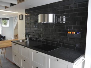 Cottage, 2 Bedrooms (Barkas 23) | Private kitchen | Full-size fridge, microwave, oven, stovetop - Barkas 9/23 (Nieuwpoort)