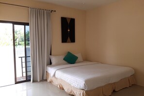 Deluxe Double Room | Blackout drapes, iron/ironing board, free WiFi, bed sheets - Classic Home (Choeng Thale)