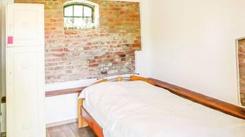 1 bedroom, travel crib, free WiFi