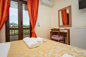 Premium bedding, in-room safe, desk, free WiFi