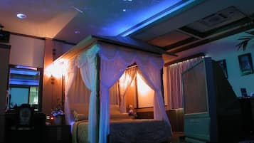 1 bedroom, premium bedding, desk, blackout drapes