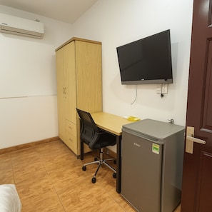 Standard Room | 1 bedroom, minibar, desk, free WiFi