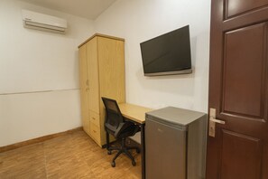 Standard Room | Minibar, desk, free WiFi, bed sheets