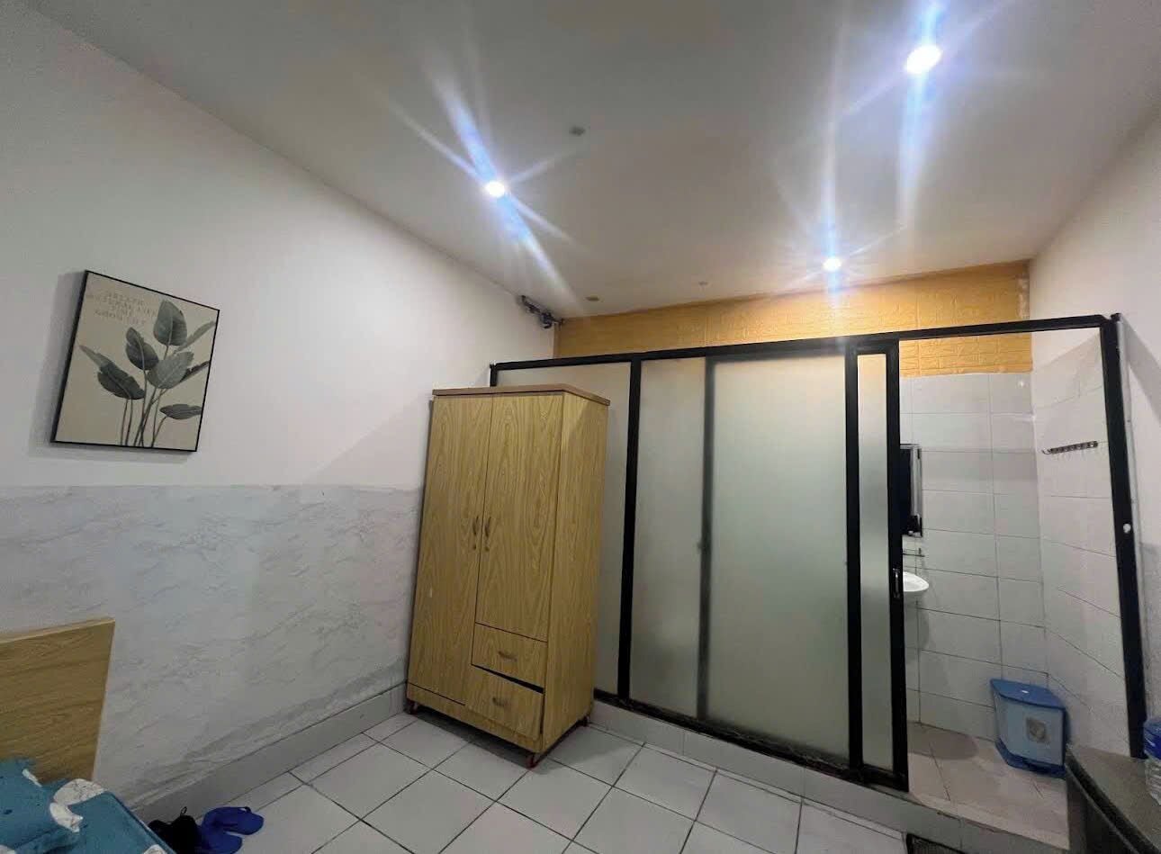 Phòng 4 dành cho gia đình | Phòng tắm | Buồng tắm vòi sen, đồ dùng nhà tắm miễn phí, máy sấy tóc 