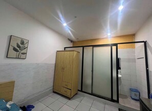 Firemannsrom – familie | Bad | Dusj, toalettartikler (inkludert), hårføner og tøfler