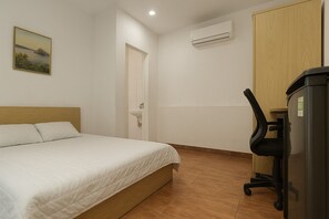 Standard Room | Minibar, desk, free WiFi, bed sheets