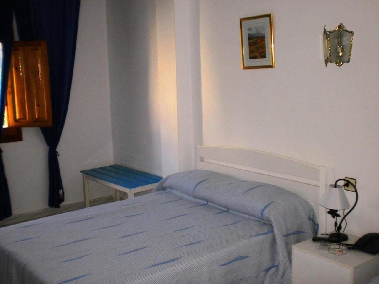 basic double room | free wifi, bed sheets