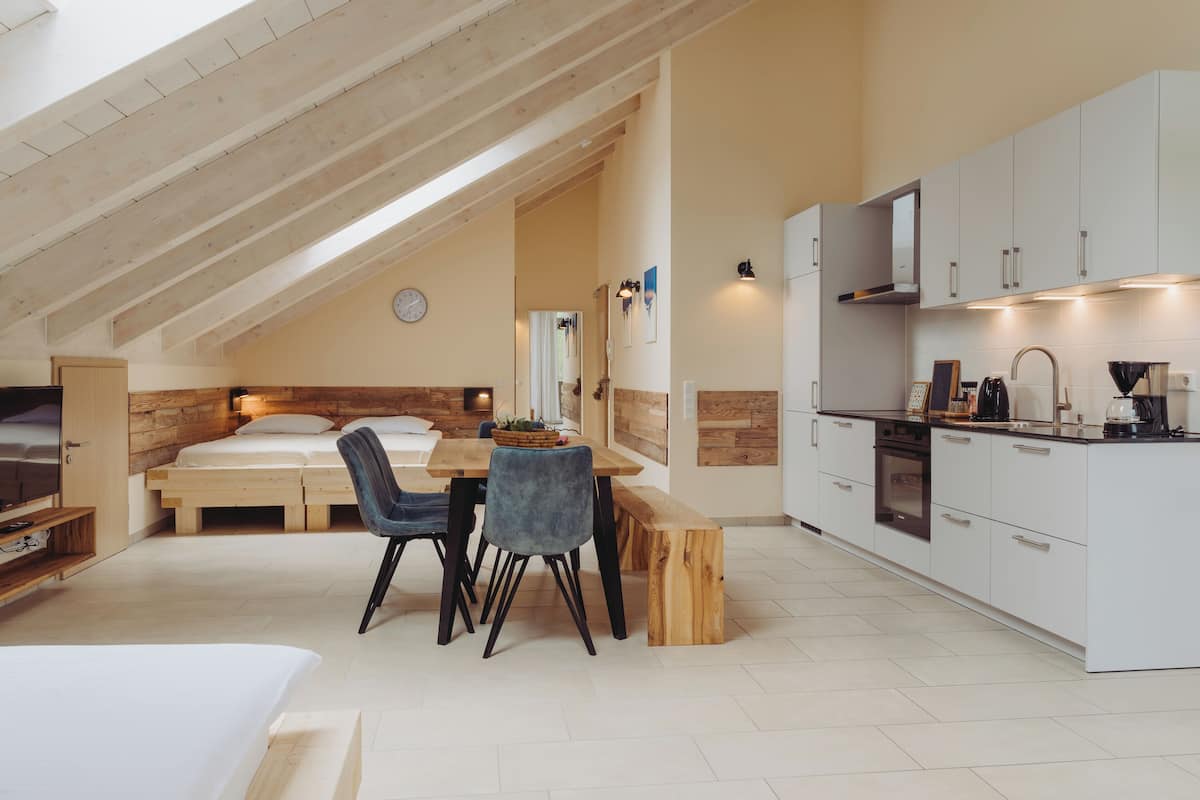 Family Apartment, 1 Bedroom, Balcony (Pappel) | Individually decorated, individually furnished, soundproofing