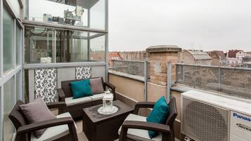 Apartamento superior, 1 quarto | Vista do quarto