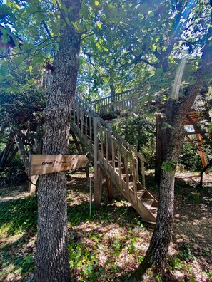 Casa a l'arbre, 2 dormitoris | Habitacions insonoritzades, bressols, llits addicionals i wifi gratuïta