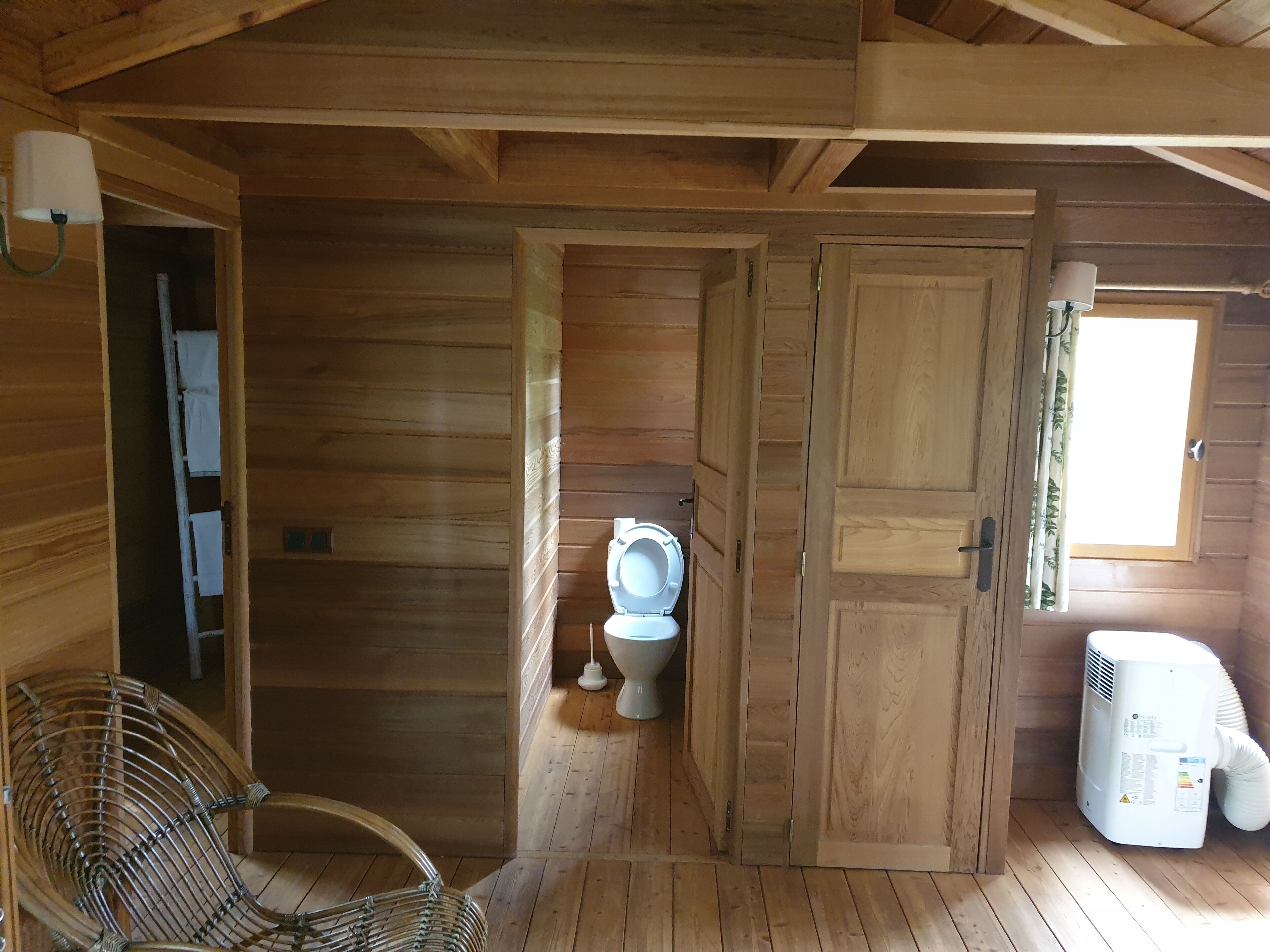 tree house, 2 bedrooms | soundproofing, cots/infant beds, rollaway beds, free wifi