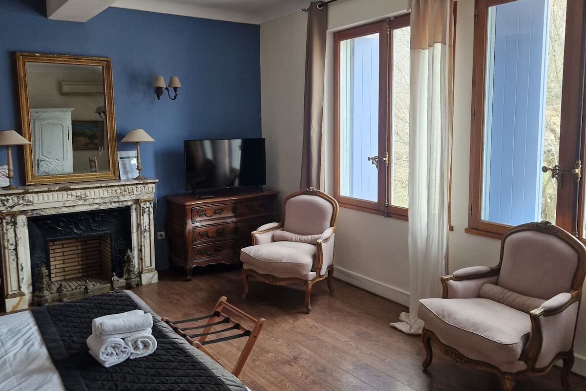 double room (plénitude ) | soundproofing, cots/infant beds, rollaway beds, free wifi