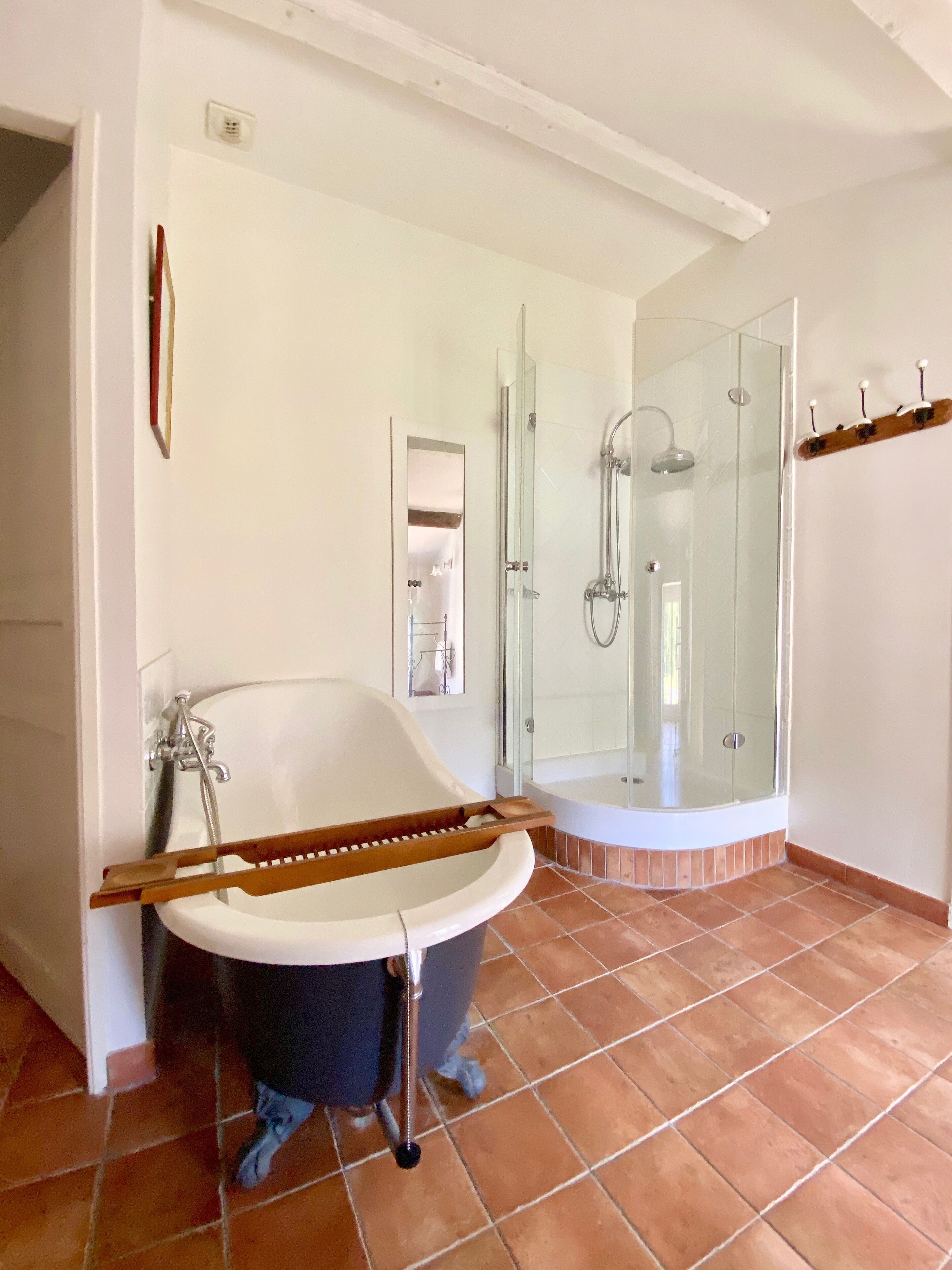 double room (quiétude) | bathroom | hair dryer, towels, soap, shampoo