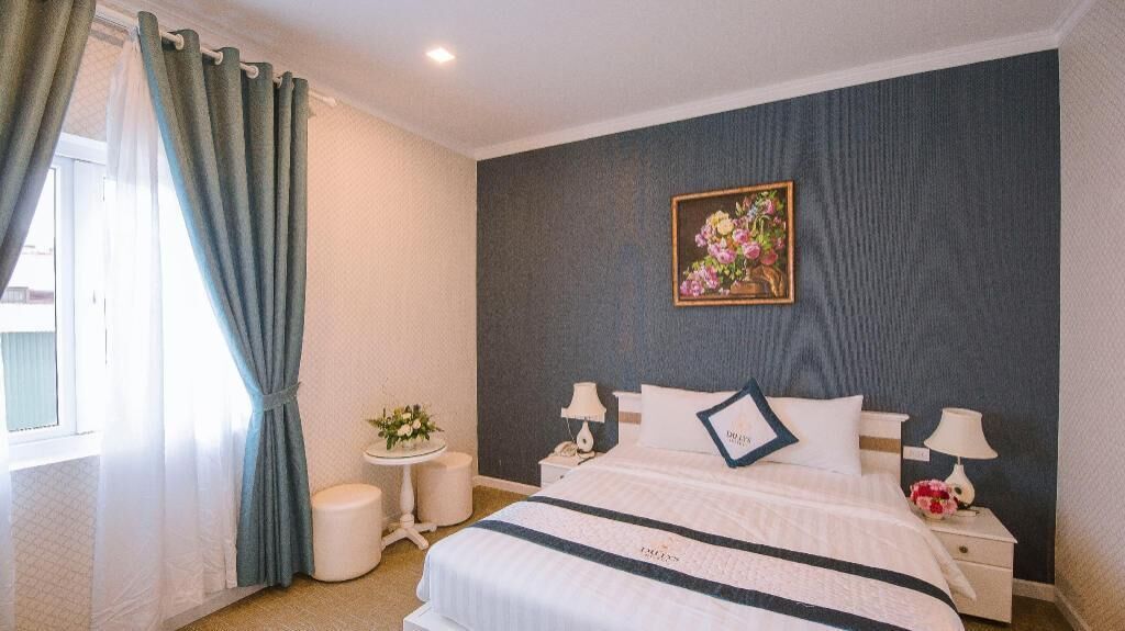 Minibar, desk, soundproofing, free WiFi