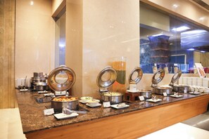 Daily buffet breakfast (INR 400 per person)