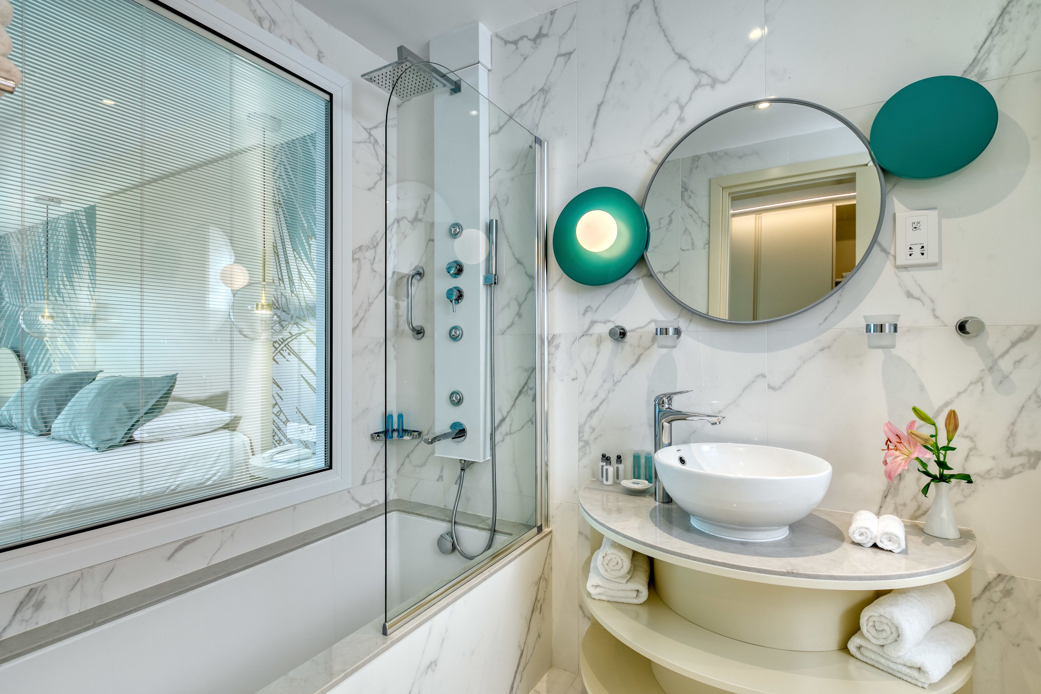 1 bedroom, premium bedding, minibar, in-room safe