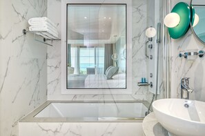Bathroom - Ivi Mare - Designed for adults by Louis Hotels (Geroskipou)